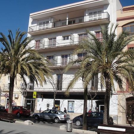 Hostal Residencia Celma Sant Carlos de la Ràpita Eksteriør bilde